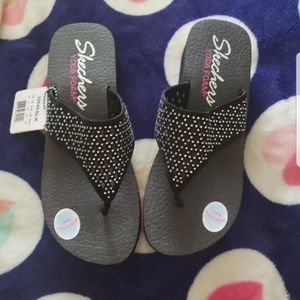 Skechers yoga foam sandals sz 8